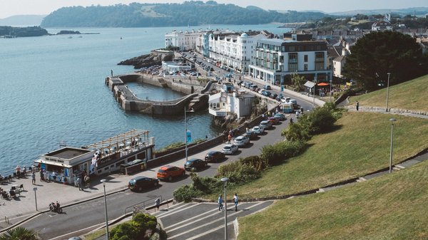 What are the top places to attend interactive workshops on British maritime history in Plymouth?